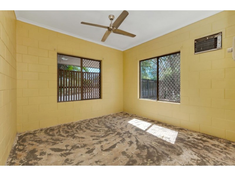 2/30 Kowinka Street, White Rock QLD 4868