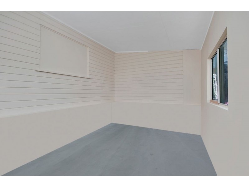 17 Toogood Road, Woree QLD 4868