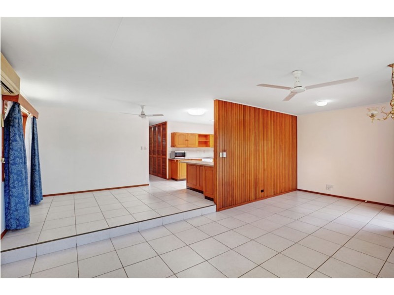 6 Card Avenue, Manunda QLD 4870