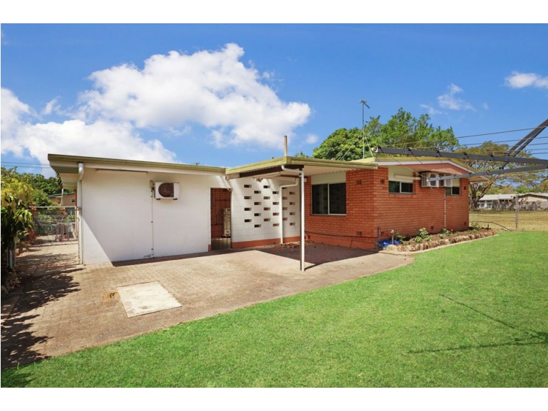 6 Card Avenue, Manunda QLD 4870