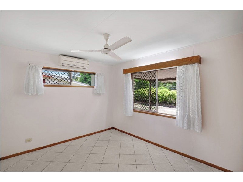 6 Card Avenue, Manunda QLD 4870