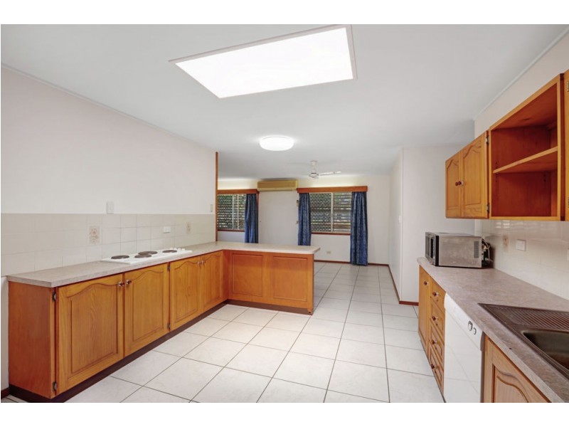 6 Card Avenue, Manunda QLD 4870