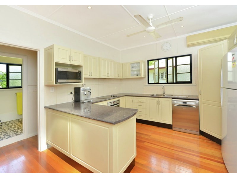 204 Harvey Road, Redlynch QLD 4870
