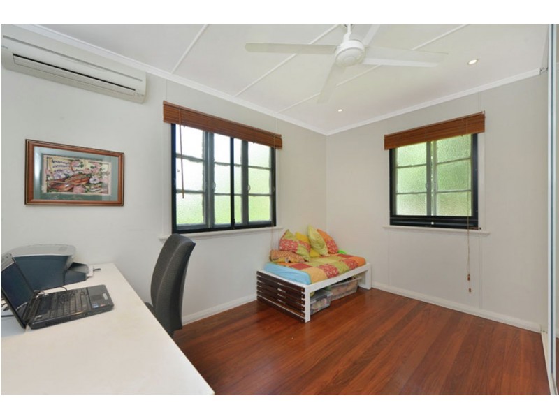 204 Harvey Road, Redlynch QLD 4870