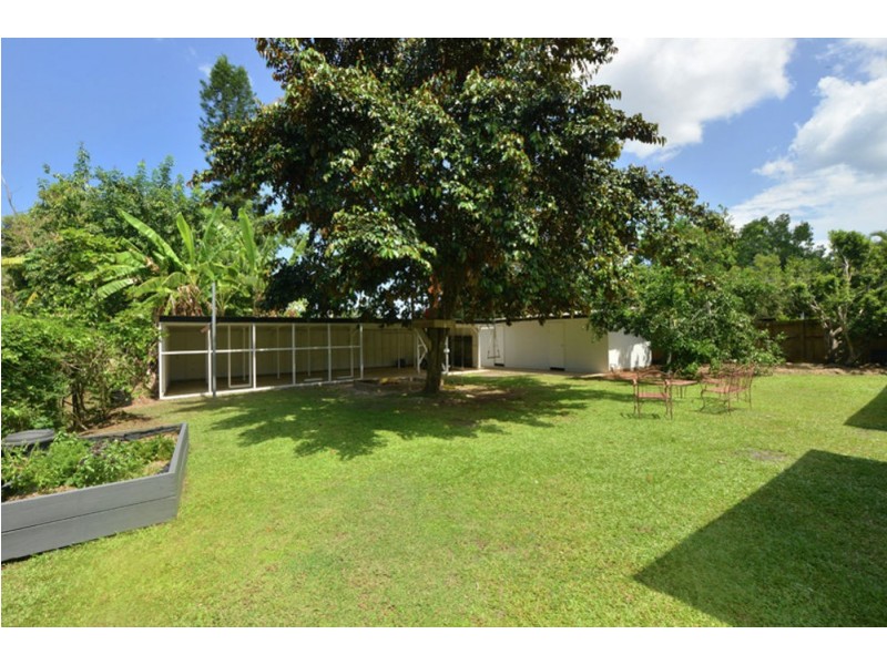 204 Harvey Road, Redlynch QLD 4870