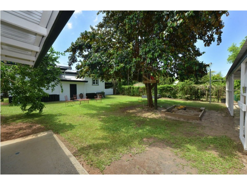 204 Harvey Road, Redlynch QLD 4870