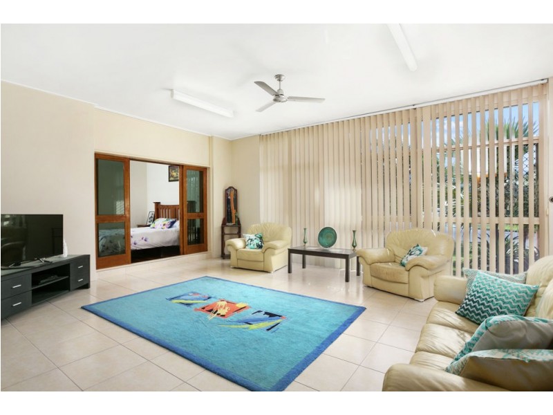 10 Card Avenue, Manunda QLD 4870