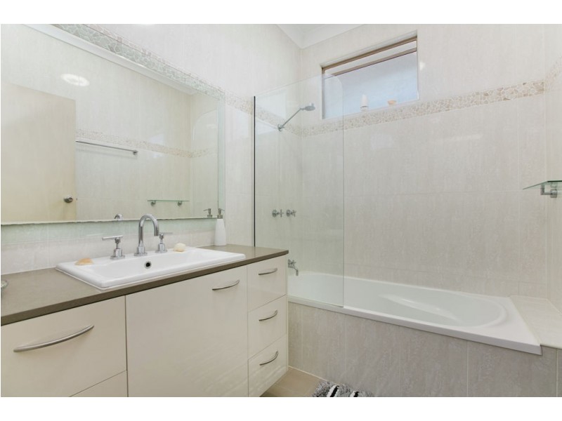 10 Card Avenue, Manunda QLD 4870