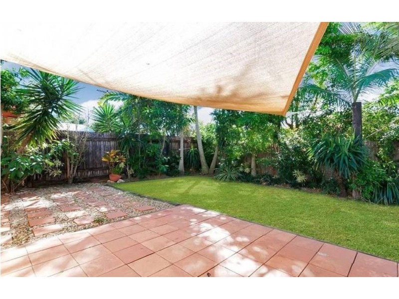 16 Silky Oak Court, Mooroobool QLD 4870