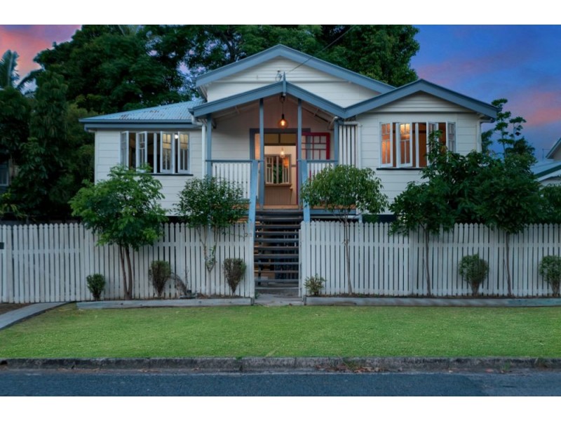 22 Rose Street, Westcourt QLD 4870