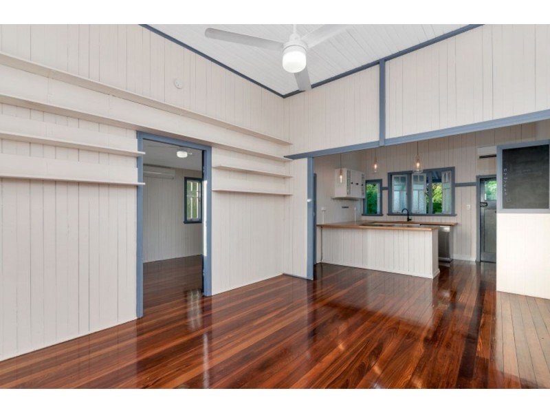 22 Rose Street, Westcourt QLD 4870