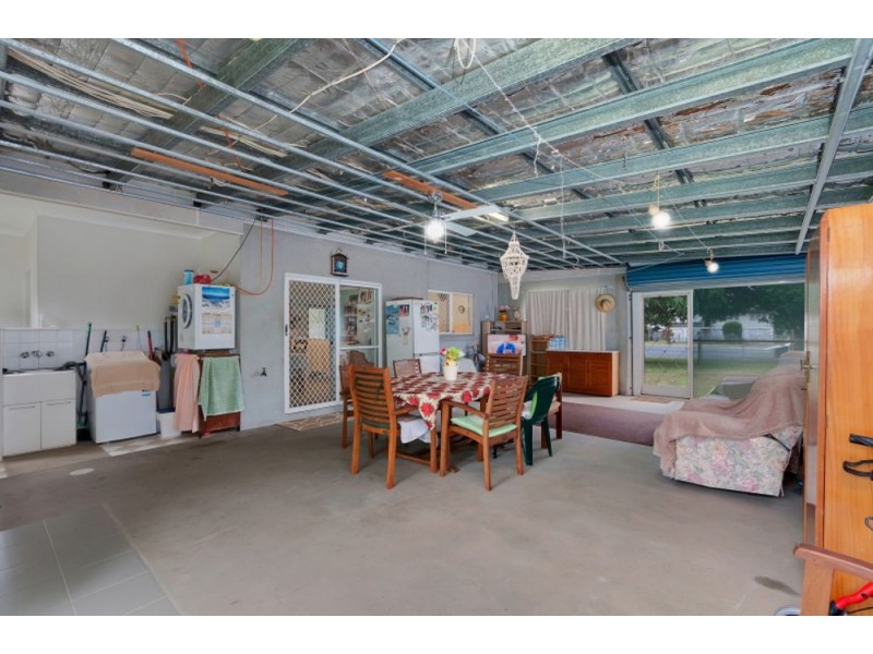 7 Swallow Street, Mooroobool QLD 4870