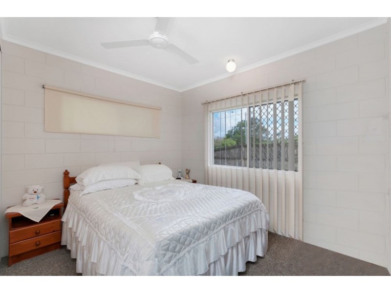 7 Swallow Street, Mooroobool QLD 4870