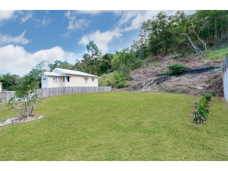 6 Hillside Close, Aeroglen QLD 4870