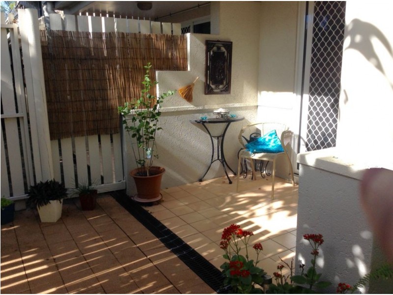 20/34-40 Lily Street, Cairns North QLD 4870