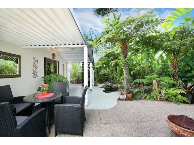 1/1-9 Joan Street, Bungalow QLD 4870