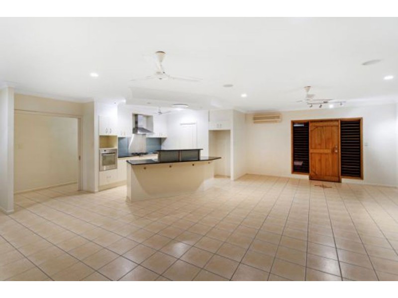 1 Red Peak Boulevard, Caravonica QLD 4878