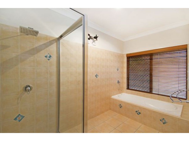 1 Red Peak Boulevard, Caravonica QLD 4878