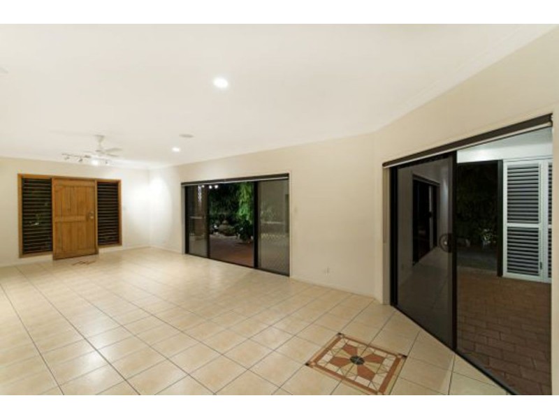 1 Red Peak Boulevard, Caravonica QLD 4878