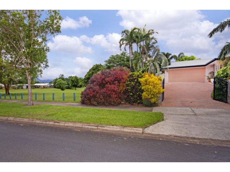 1 Red Peak Boulevard, Caravonica QLD 4878