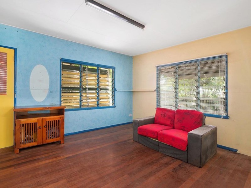 7 Miles Street, Manoora QLD 4870