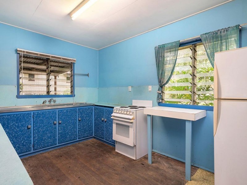 7 Miles Street, Manoora QLD 4870