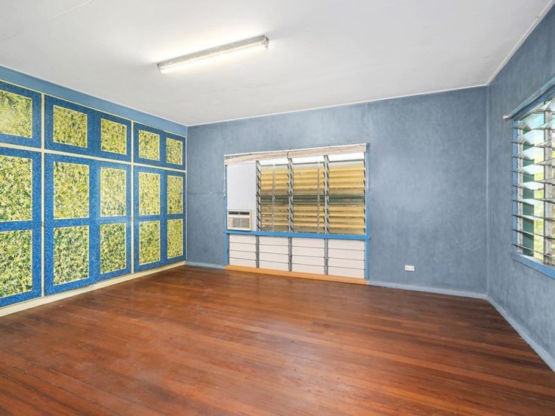 7 Miles Street, Manoora QLD 4870