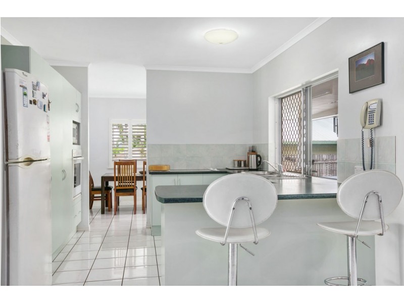 1 Hymes Street, Kanimbla QLD 4870