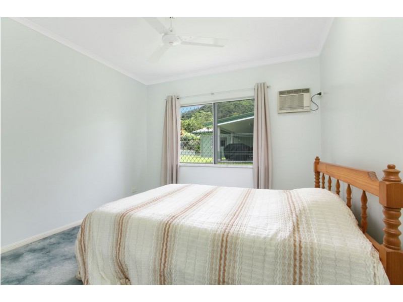 1 Hymes Street, Kanimbla QLD 4870