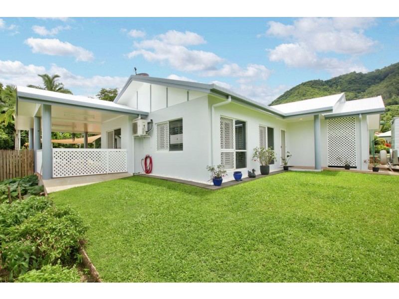 1 Hymes Street, Kanimbla QLD 4870