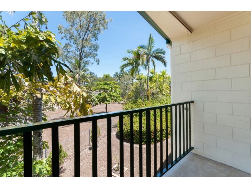 7/4 Hector Close, Westcourt QLD 4870