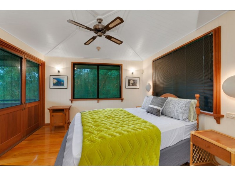 2 Price Close, Edge Hill QLD 4870