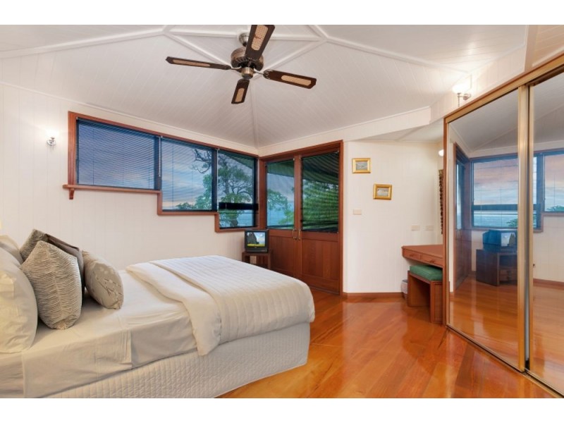2 Price Close, Edge Hill QLD 4870