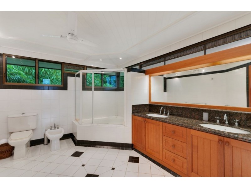 2 Price Close, Edge Hill QLD 4870