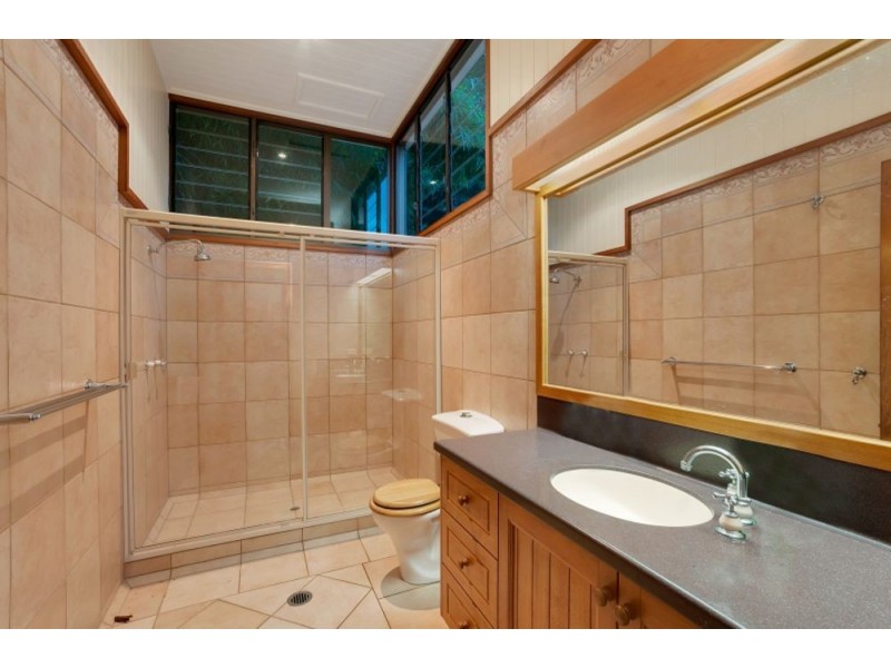 2 Price Close, Edge Hill QLD 4870