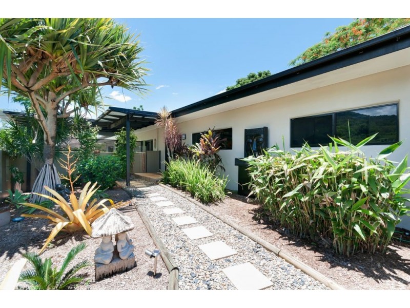 4 Stoney Creek Road, Kamerunga QLD 4870