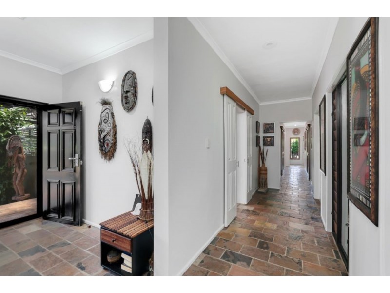 4 Stoney Creek Road, Kamerunga QLD 4870