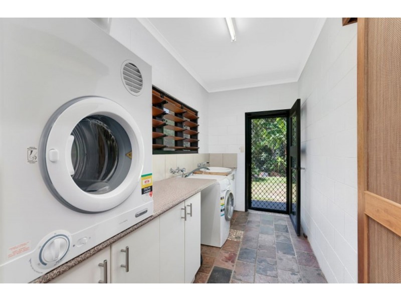 4 Stoney Creek Road, Kamerunga QLD 4870
