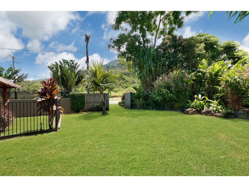 4 Stoney Creek Road, Kamerunga QLD 4870