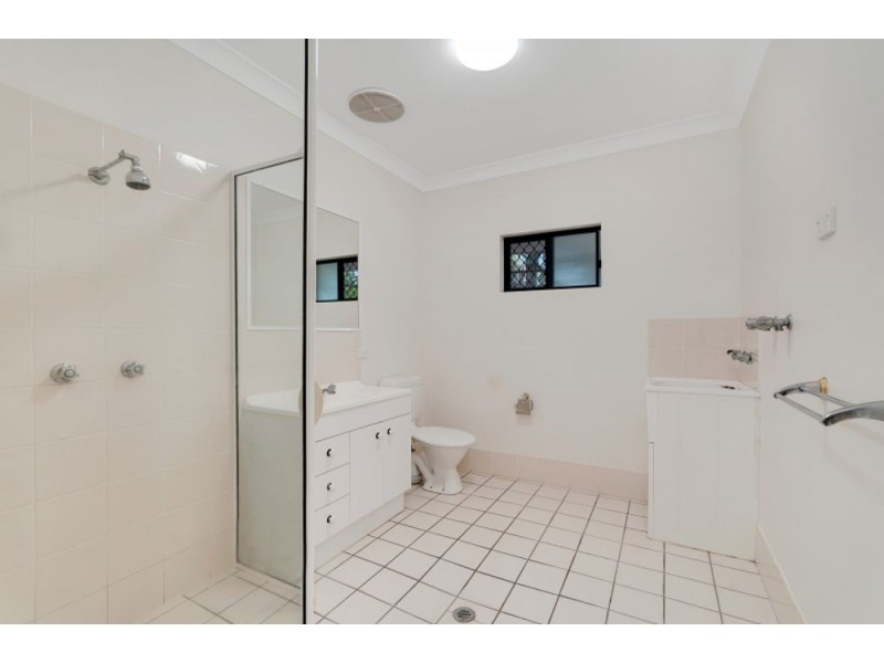 3-9 Stratford Parade, Stratford QLD 4870