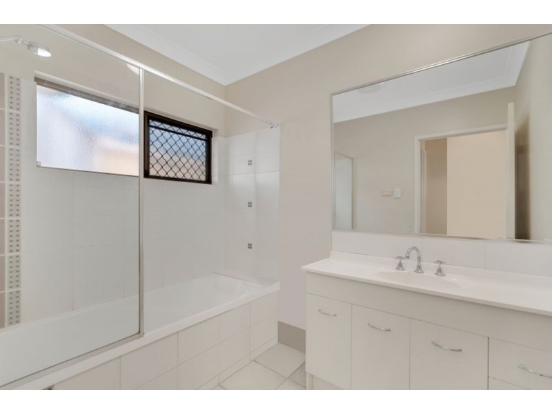 19 Lillipilli Street, Redlynch QLD 4870