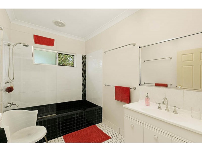 6 Clohesy Court, Kanimbla QLD 4870