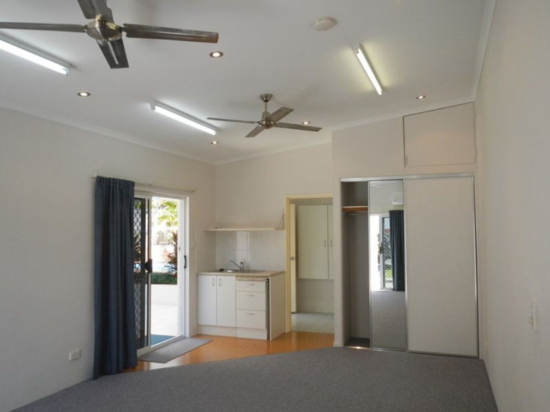 6 Clohesy Court, Kanimbla QLD 4870