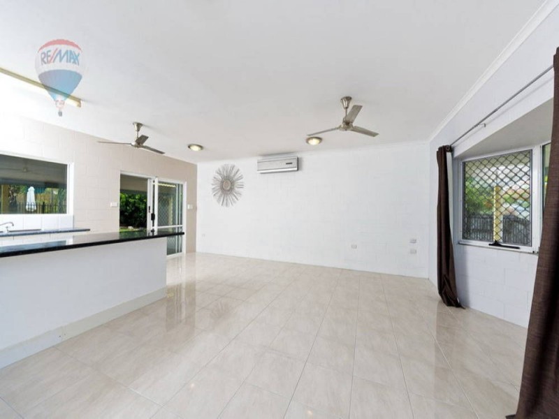 42 Bathurst Drive, Bentley Park QLD 4869