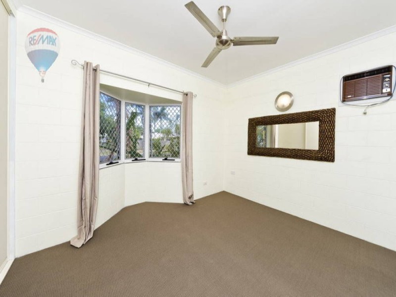 42 Bathurst Drive, Bentley Park QLD 4869