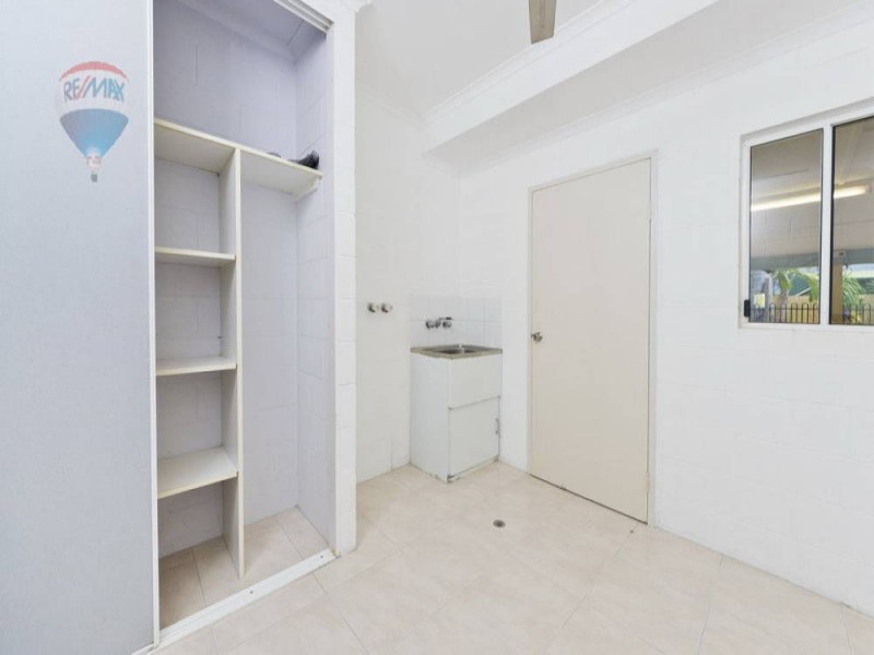 42 Bathurst Drive, Bentley Park QLD 4869