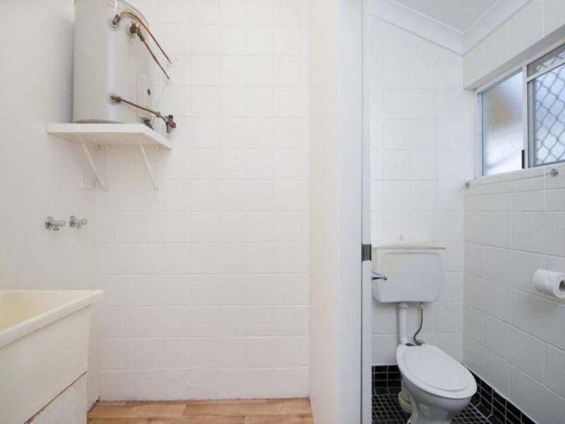 4/485 Mccoombe Street, Mooroobool QLD 4870
