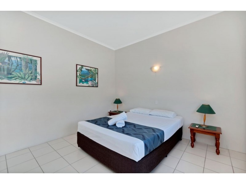 12/239 Lake Street, Cairns North QLD 4870