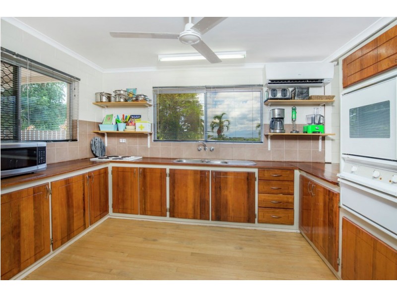 10 Bremner Street, Mooroobool QLD 4870