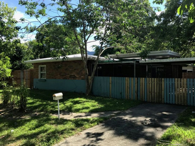 5 Rignold Street, Mooroobool QLD 4870